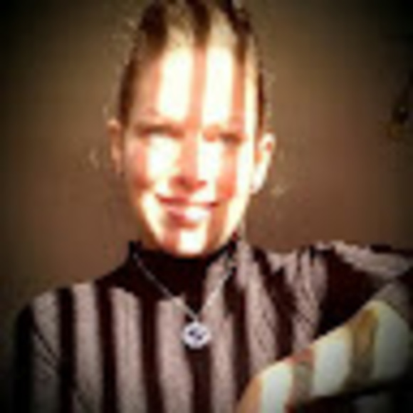 Meet your Posher, Geni - Picture 1 of 1